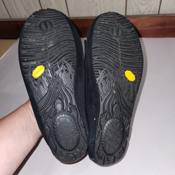Manitobah MukLuks Black Moccasin Sz 7 Leather Fringe - Picture 5 of 8
